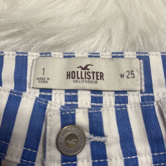 Hollister Women’s Blue & White Stripe Low Rise Denim Short Size 1 W25 - Picture 2 of 4